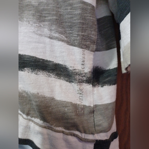 CALVIN KLEIN PERFORMANCE hooded tee - Picture 4 of 7